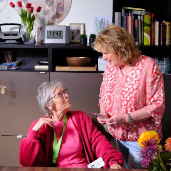 Gastvrouw in gesprek Sonnevanck