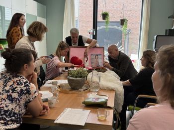 Tsjechisch bezoek verdiept zich in zorg rond intimiteit en seksualiteit