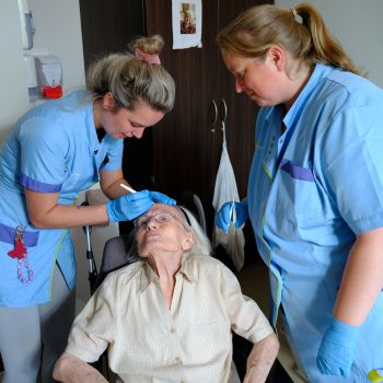 Hechtingen verwijderen - verpleegkundige
