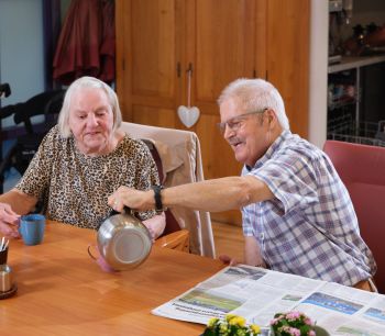 Ondersteunen koffie op huiskamer