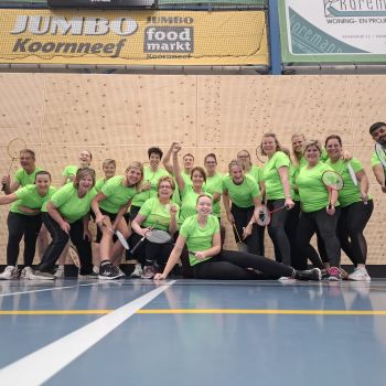De Terwebloem vol energie op het badmintonveld