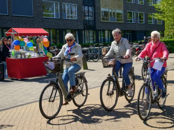 Vrijwilligers in het zonnetje tijdens fietstocht