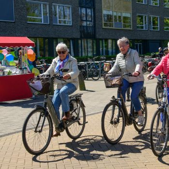 Vrijwilligers in het zonnetje tijdens fietstocht